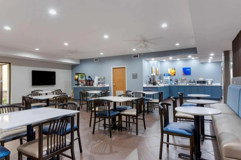 Comfort Inn & Suites Hot Springs Central Экстерьер фото