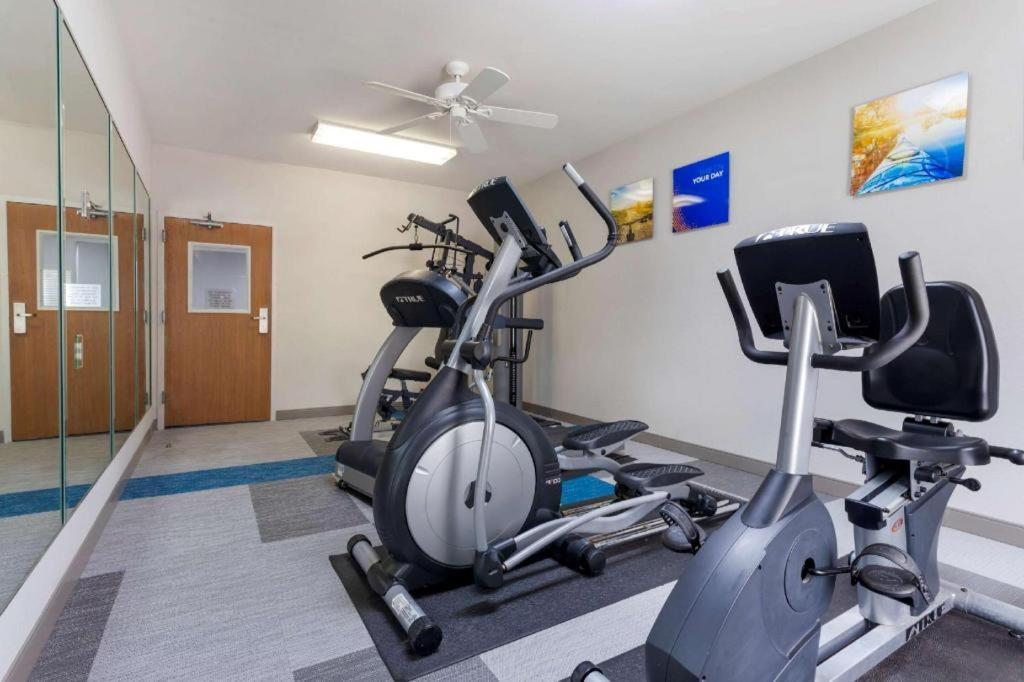 Comfort Inn & Suites Hot Springs Central Экстерьер фото