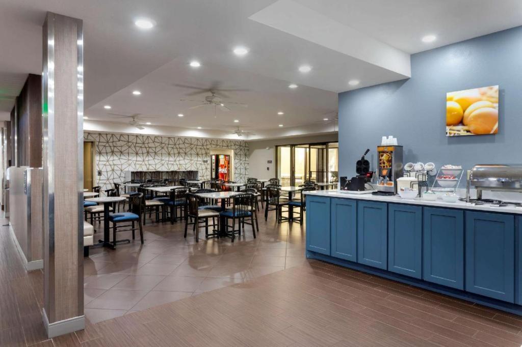 Comfort Inn & Suites Hot Springs Central Экстерьер фото